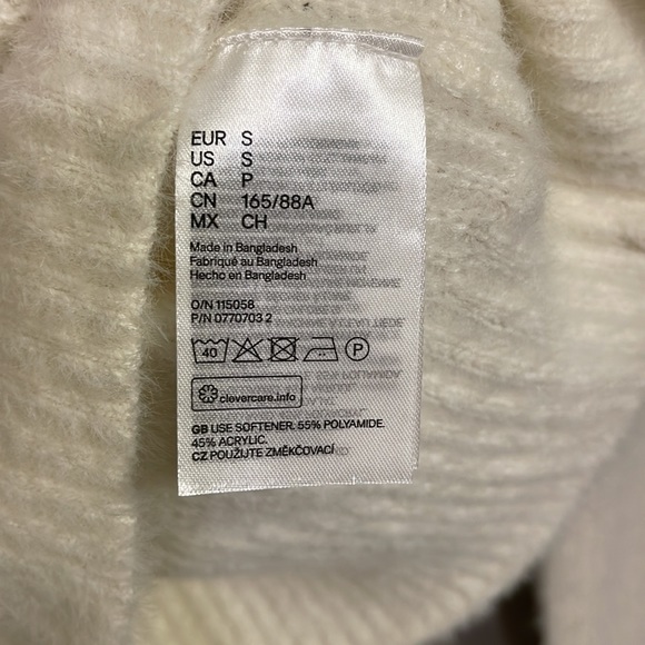 H&M Sweater - Picture 3 of 3